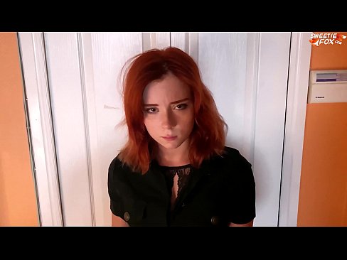 ❤️ Gwardja tas-Sigurtà Ikkastigat lil Pretty Woman għal Serq ta' Ħanut - Cum F'Ħalq ️ Video tal-ħakk fil-porn mt.com-porn-zog.ru ❌