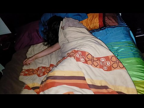 ❤️ Stepson jgħajjar lill-mara żagħżugħa tiegħu waqt li torqod. ️ Video tal-ħakk fil-porn mt.com-porn-zog.ru ❌